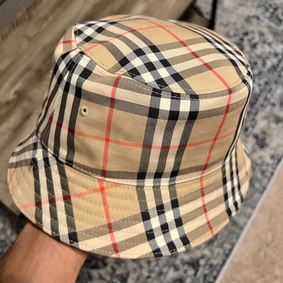 Burberry Bucket Hat - Picture 1 of 2